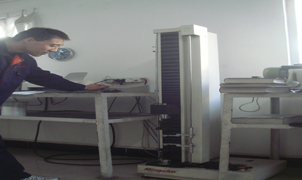 Automatic tensile testing machine